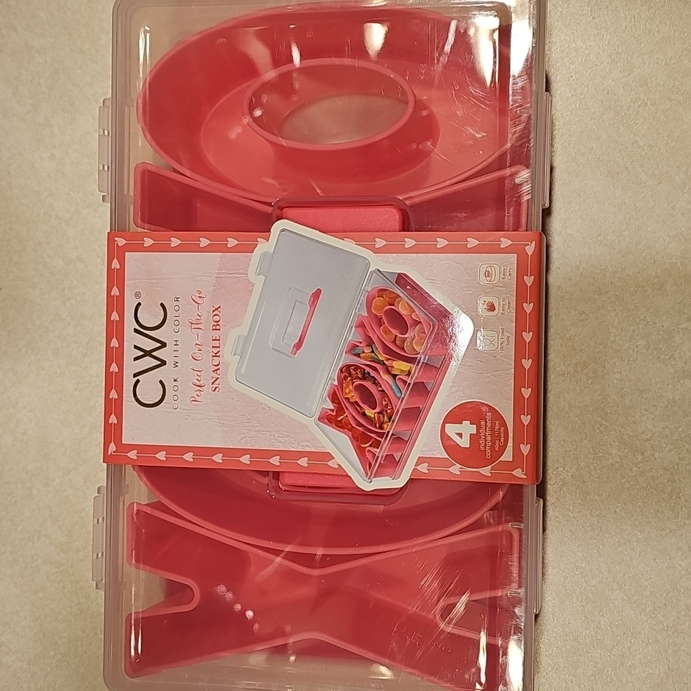 New CWC Valentine's Day Snackle Box - Picture 4 of 5
